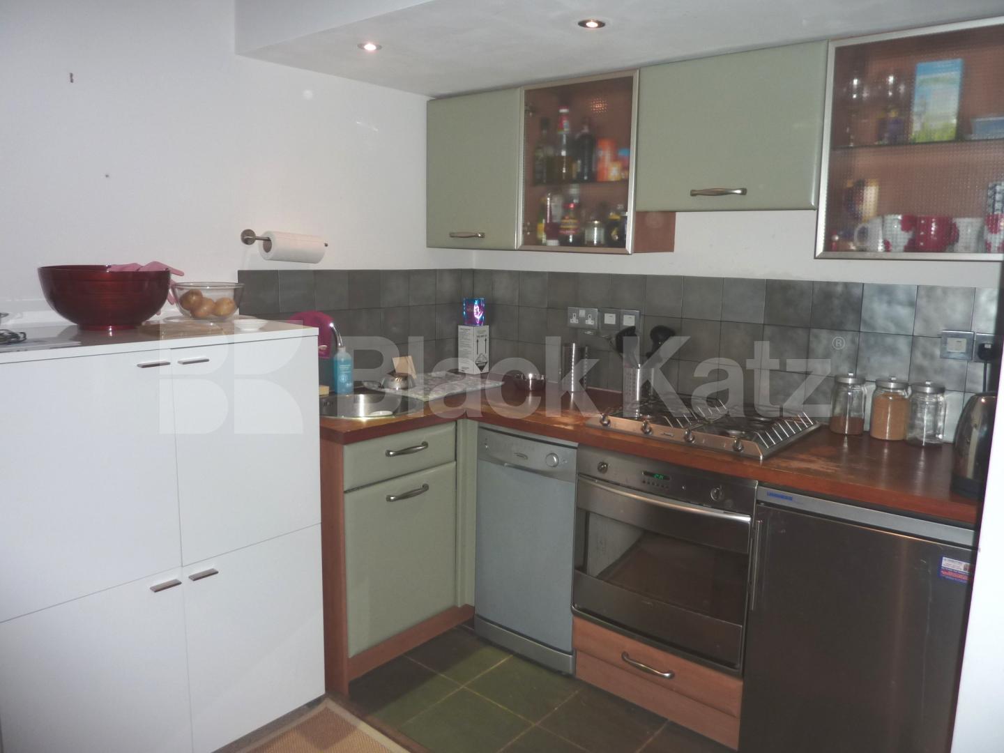 			2 Bedroom, 1 bath, 1 reception Flat			 Mornington Terrace, CAMDEN / REGENTS PARK